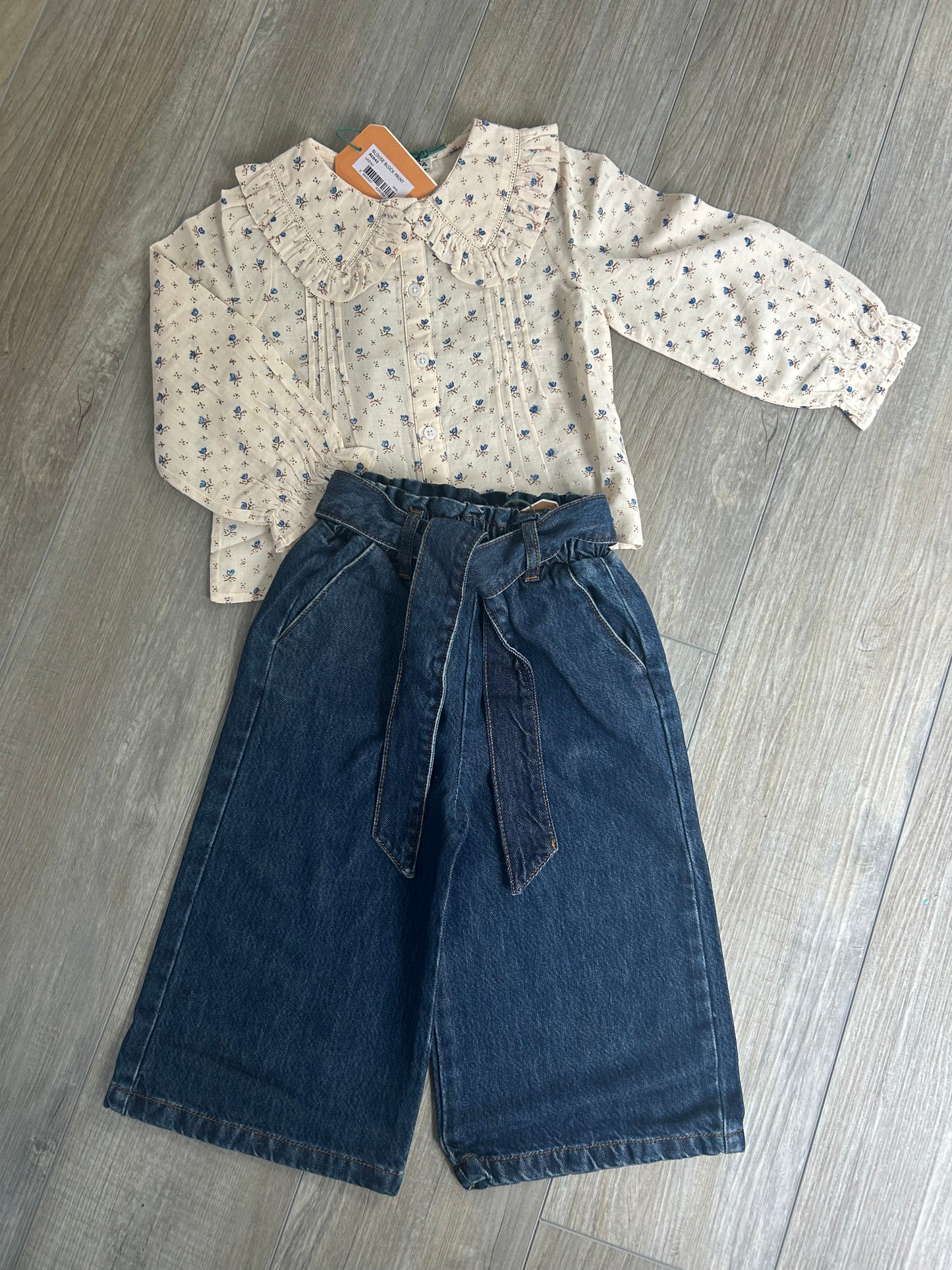 Belted jeans